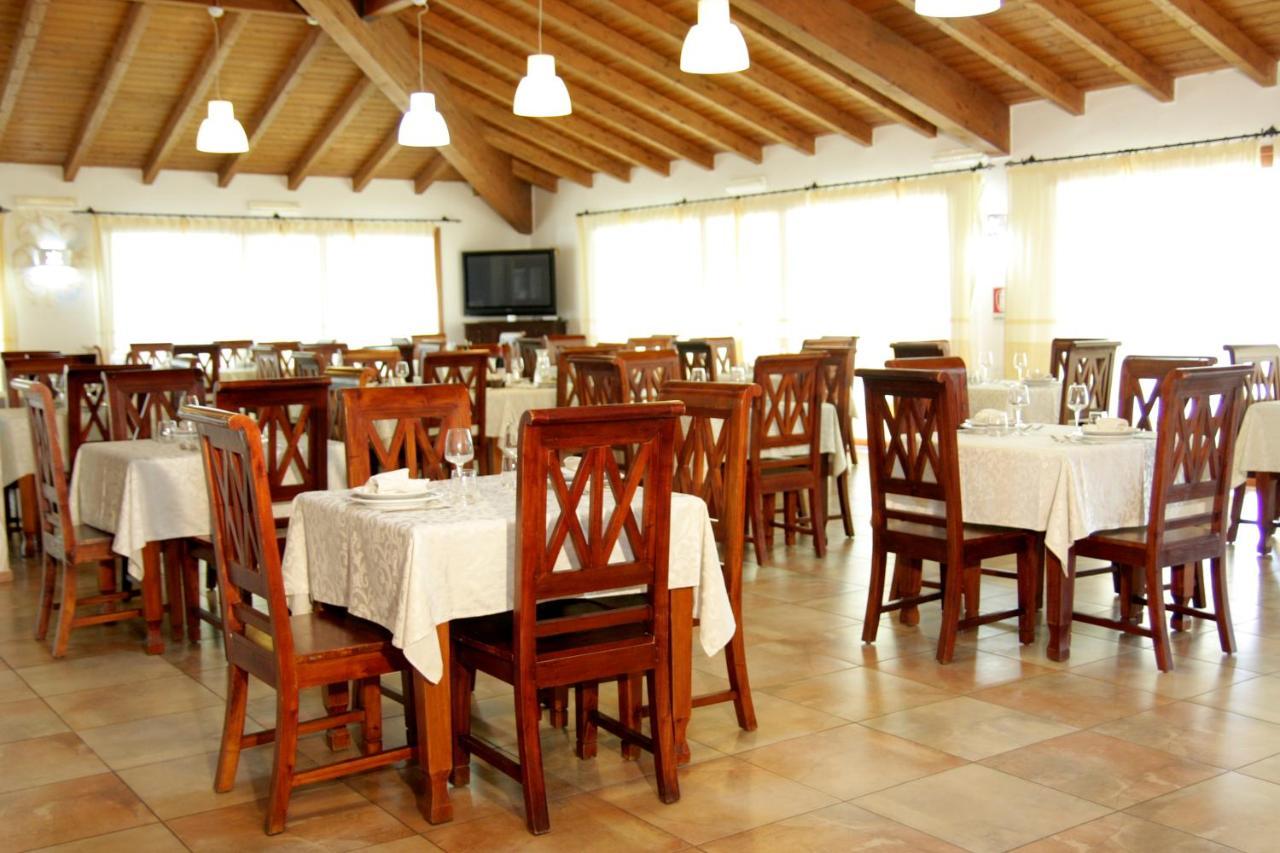 Hotel Tupei Калазета Екстериор снимка